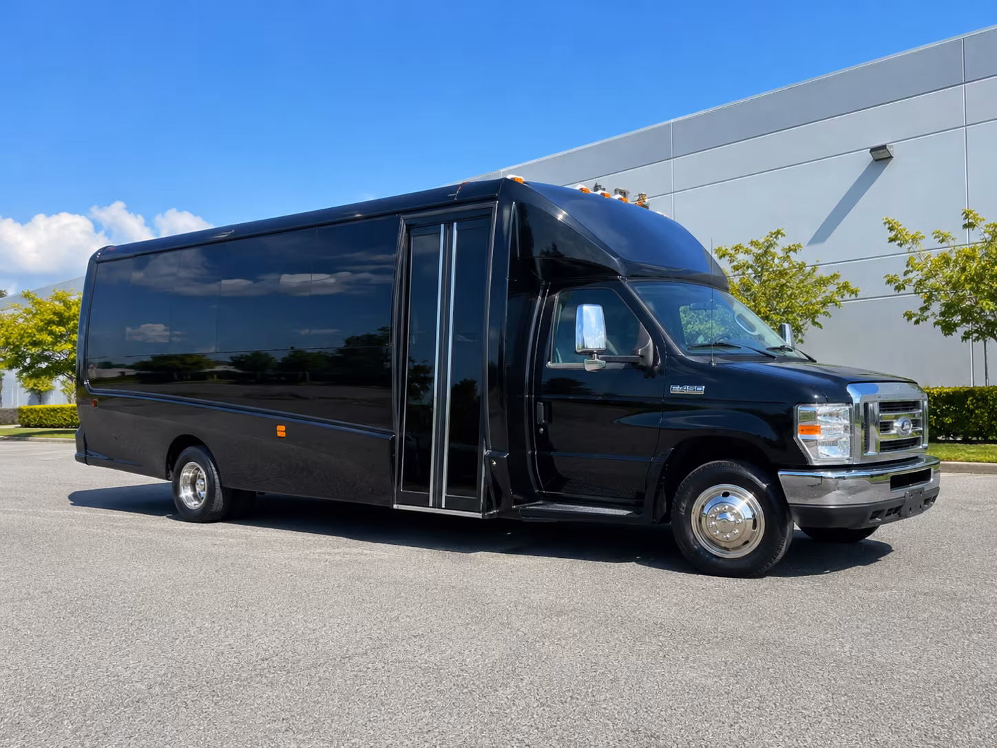Lancaster Birthday, Sweet 16, & Quinceañera Transportation group transportation