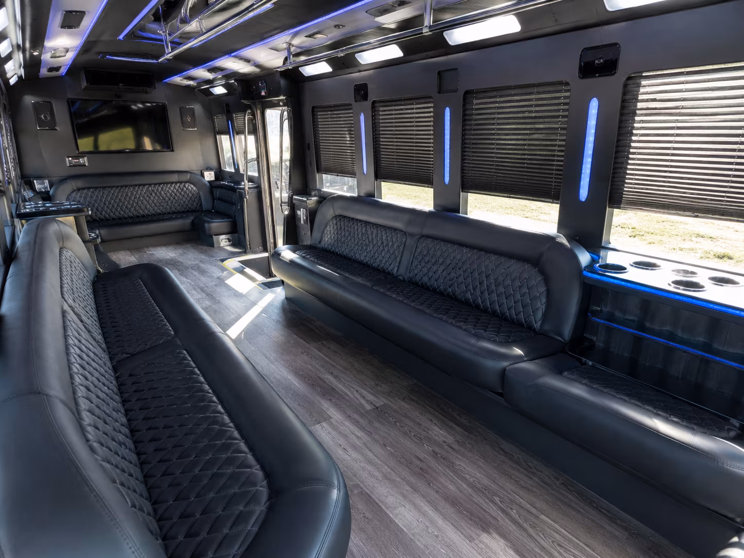 Lancaster Winery Tour & Pub Crawl Transportation party bus exterior